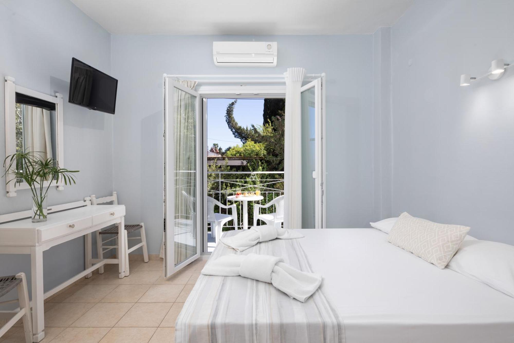 Bella Vista Beach Hotel Benitses  Ngoại thất bức ảnh
