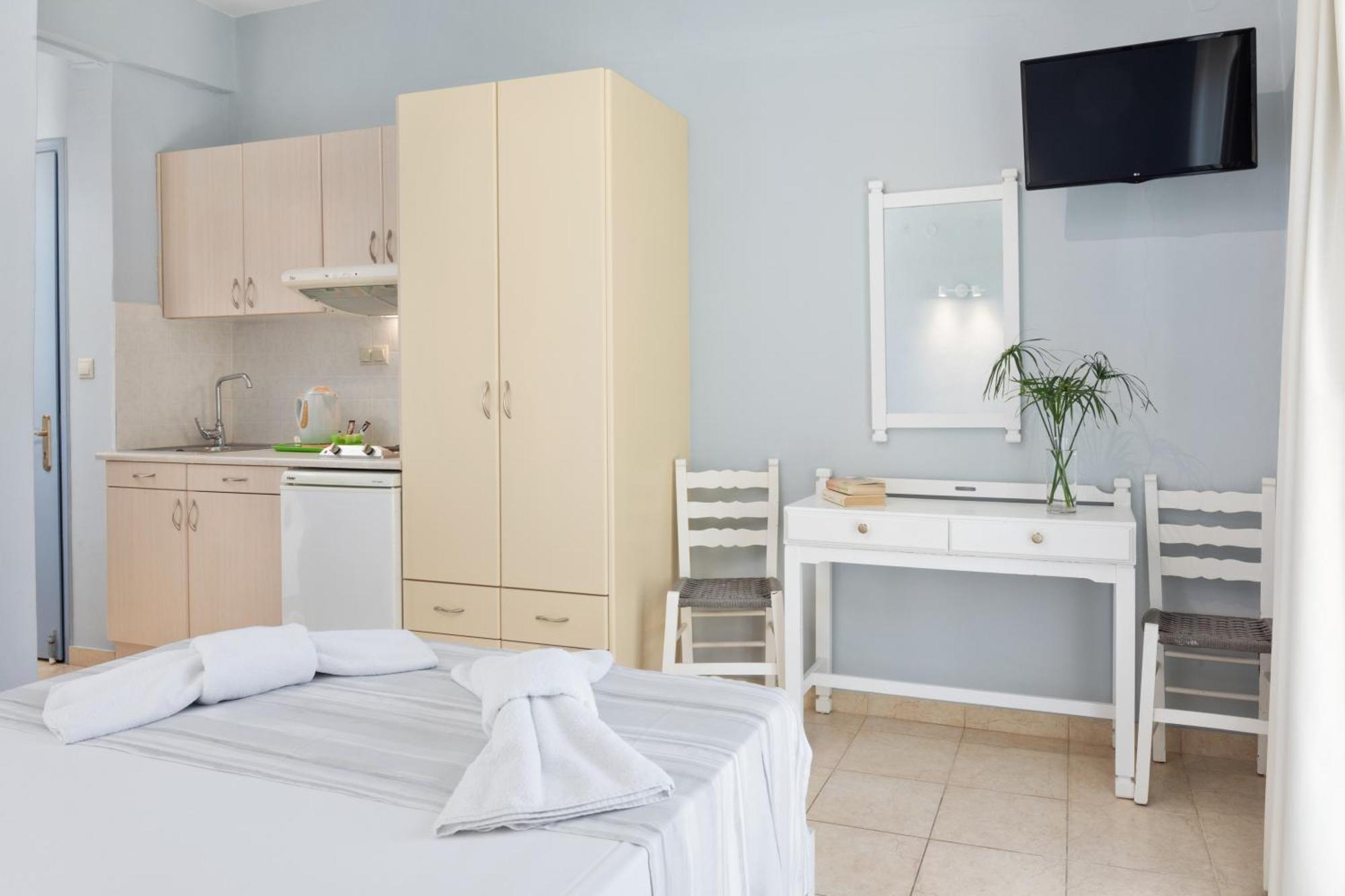 Bella Vista Beach Hotel Benitses  Ngoại thất bức ảnh