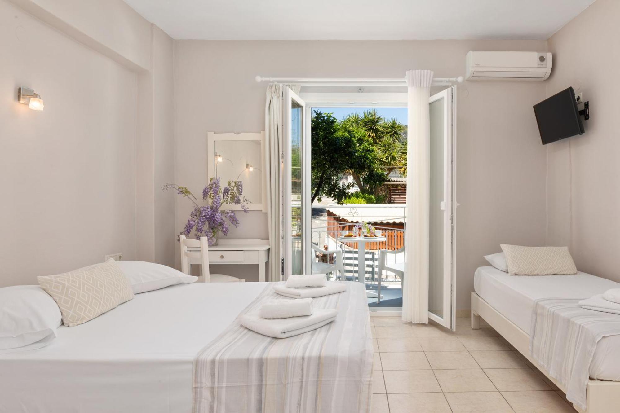 Bella Vista Beach Hotel Benitses  Ngoại thất bức ảnh
