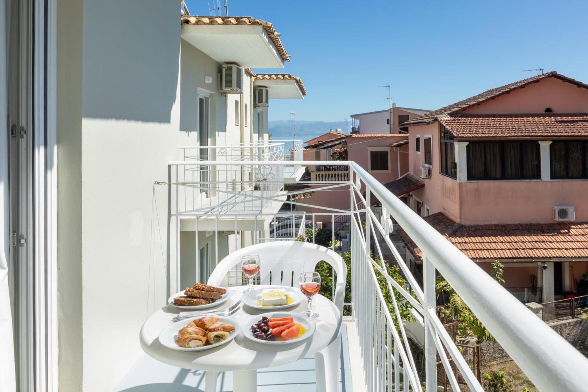 Bella Vista Beach Hotel Benitses  Ngoại thất bức ảnh