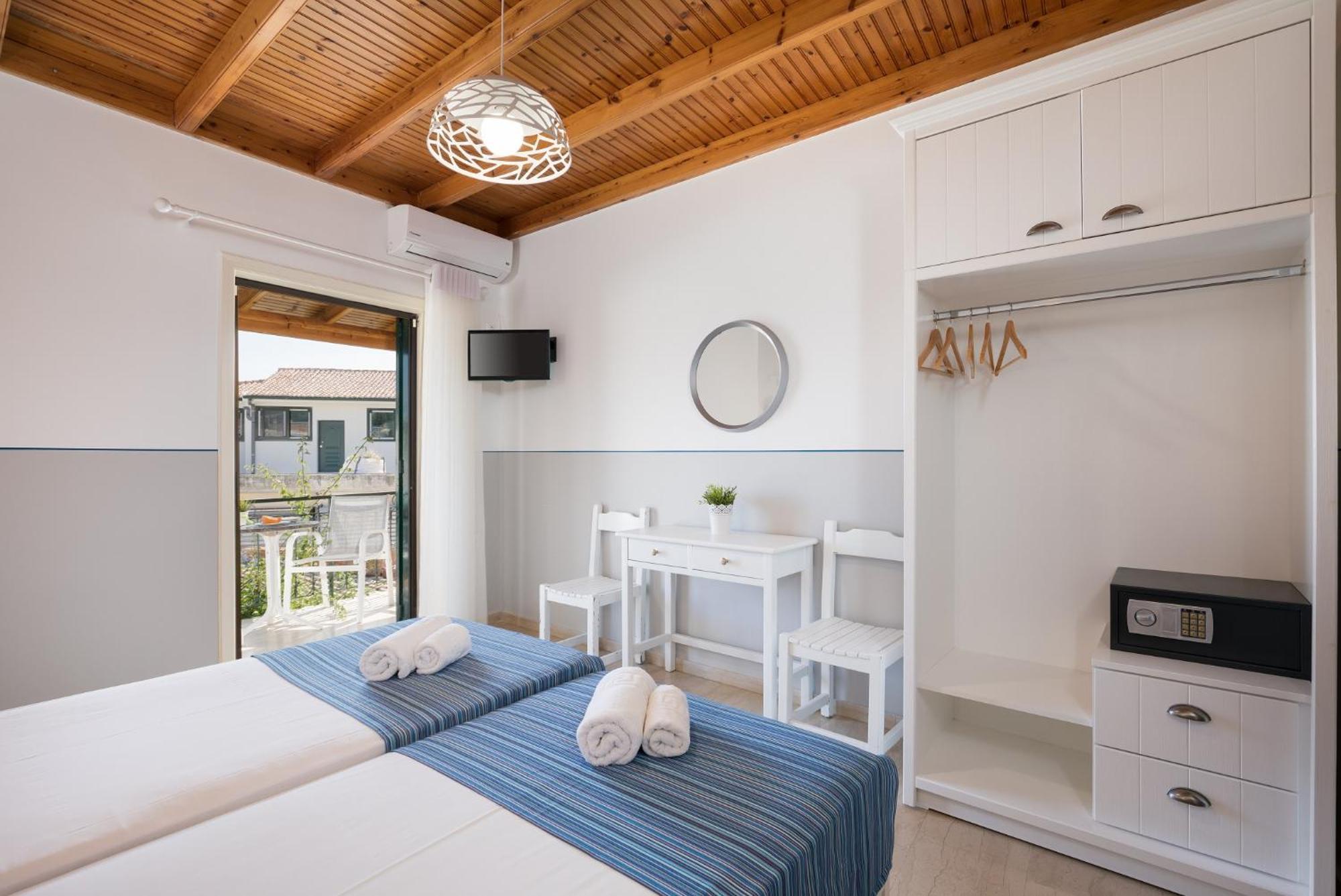 Bella Vista Beach Hotel Benitses  Ngoại thất bức ảnh